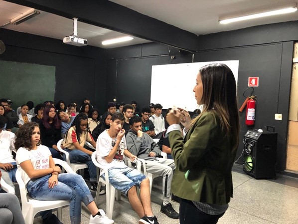 Palestra para turmas do Ensino Médio da Escola Estadual Artista Plástico (Zona Sul de São Paulo) Tema: Inclusão de Jovens no mercado de trabalho.